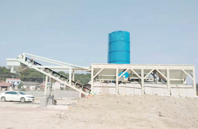 岳陽長(zhǎng)安從我公司訂購的穩(wěn)定土拌合站一體機(jī)投產(chǎn)